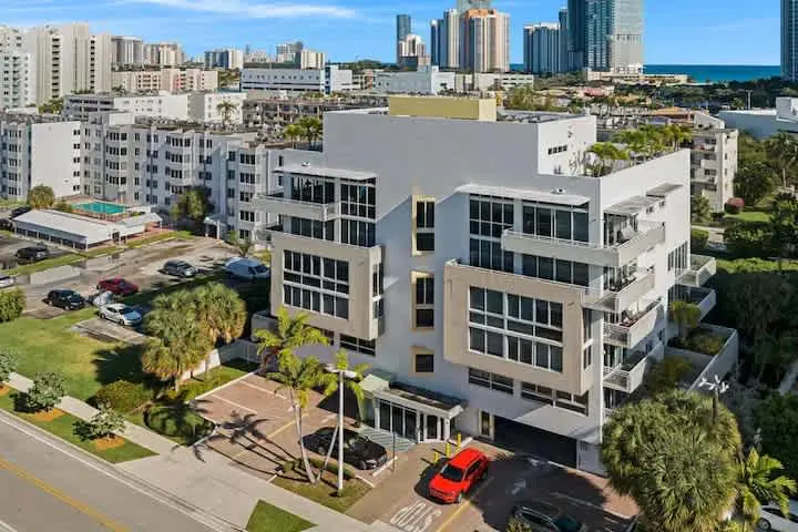 Roami at Sunny Isles | Rooftop Pool | 2 BR