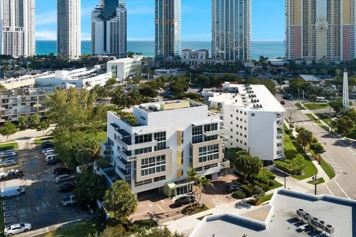 Roami at Sunny Isles | Rooftop Pool | 4 BR