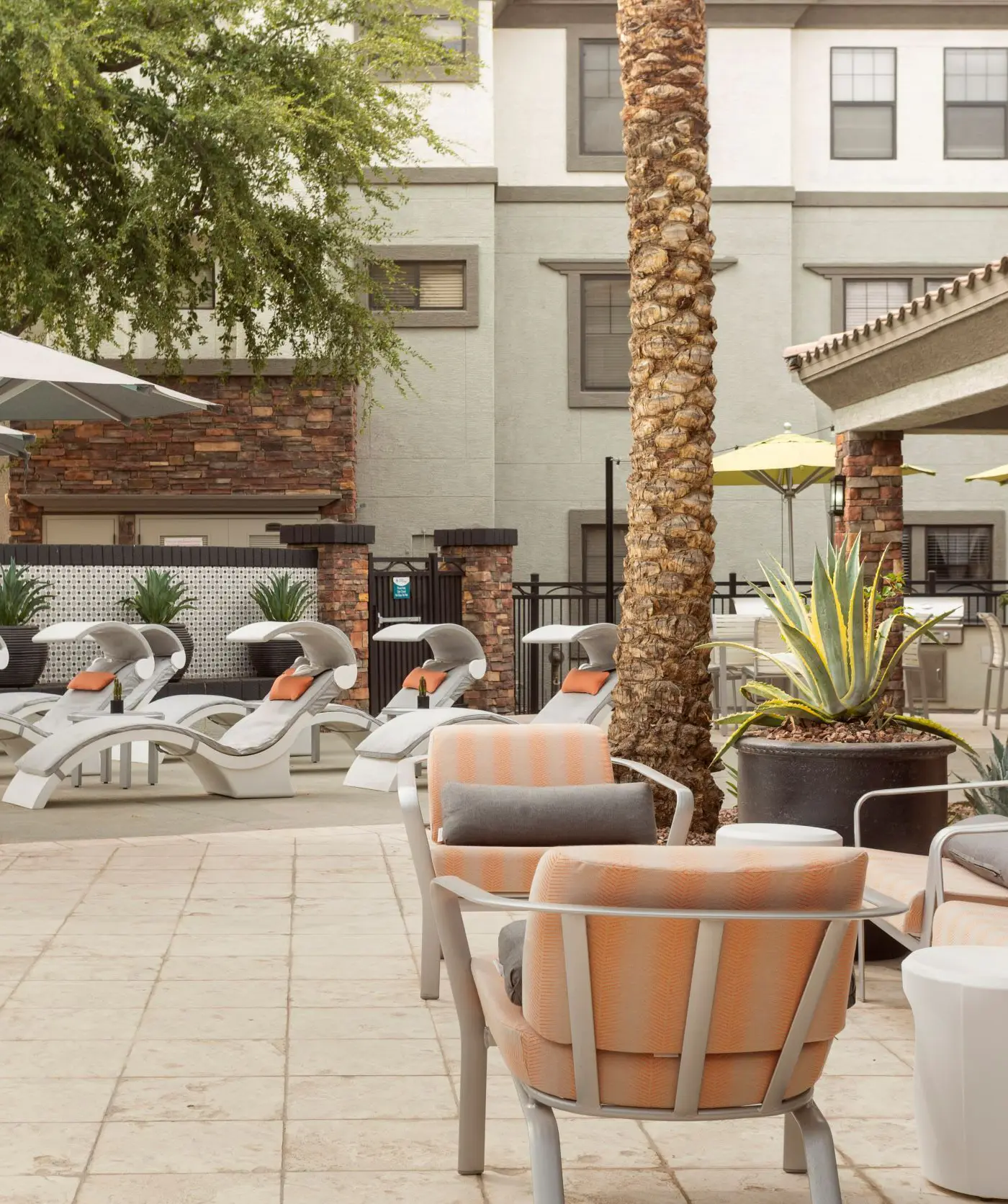 2BR CozySuites Glendale by the stadium with pool!