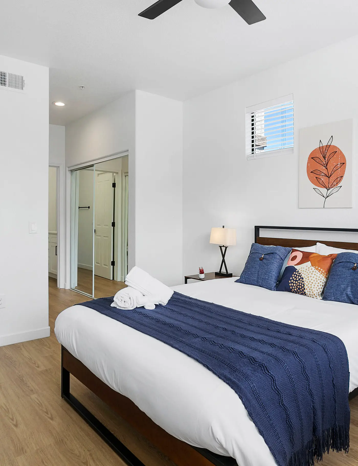2BR CozySuites Glendale by the stadium with pool!