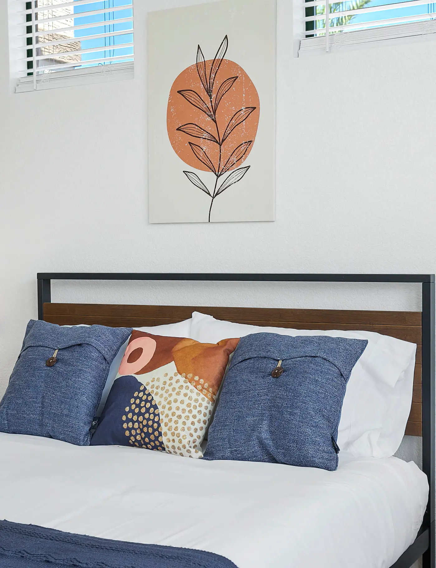 2BR CozySuites Glendale by the stadium with pool!