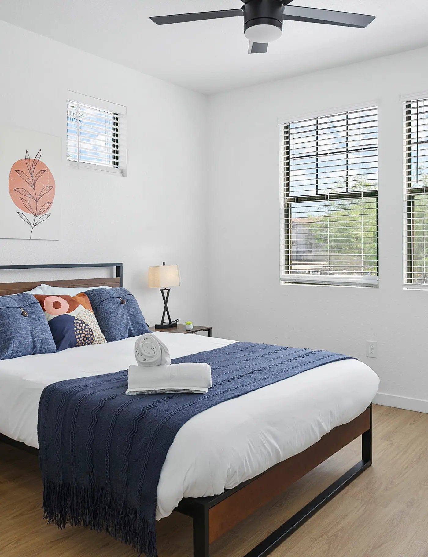 2BR CozySuites Glendale by the stadium with pool!