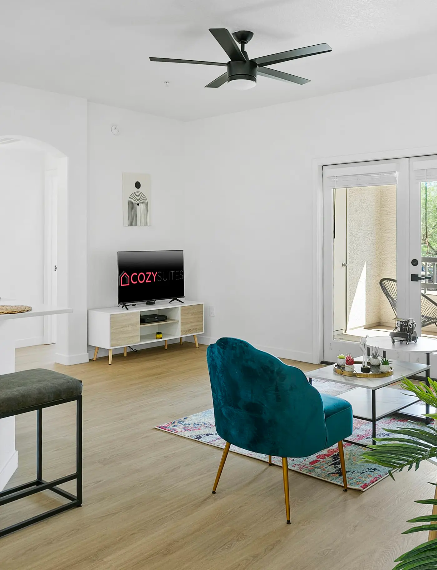 2BR CozySuites Glendale by the stadium with pool!