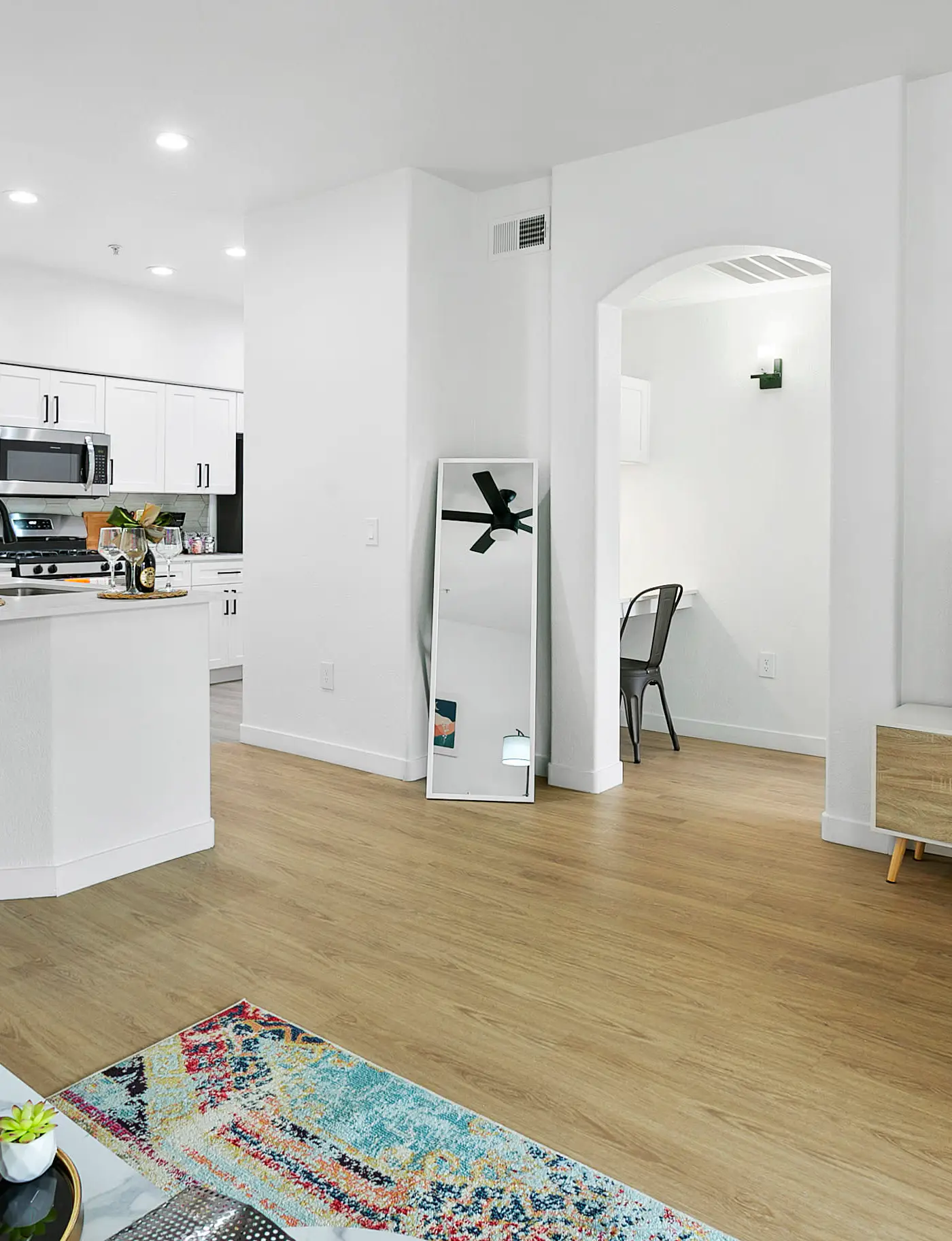 2BR CozySuites Glendale by the stadium with pool!