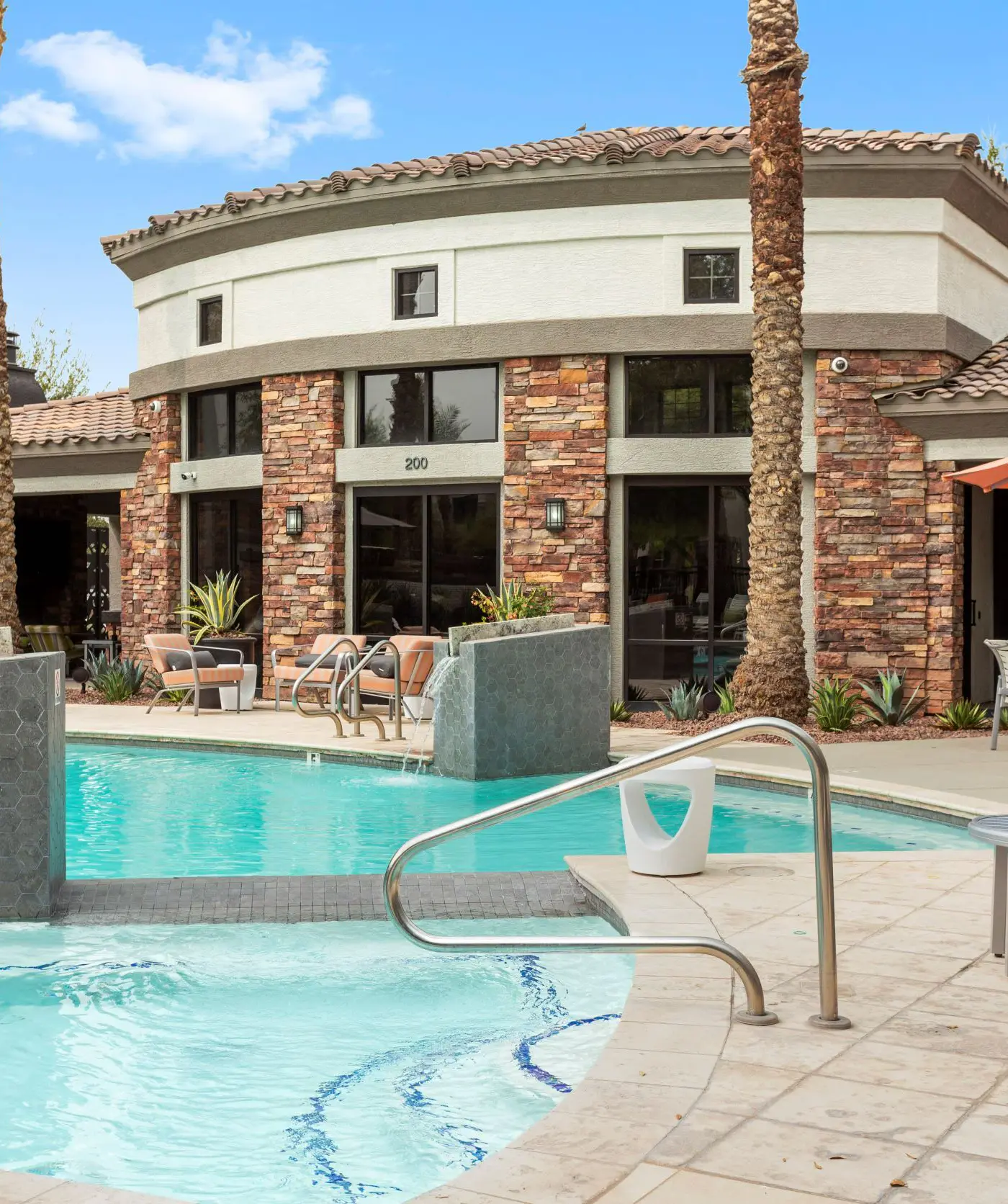 2BR CozySuites Glendale by the stadium with pool!
