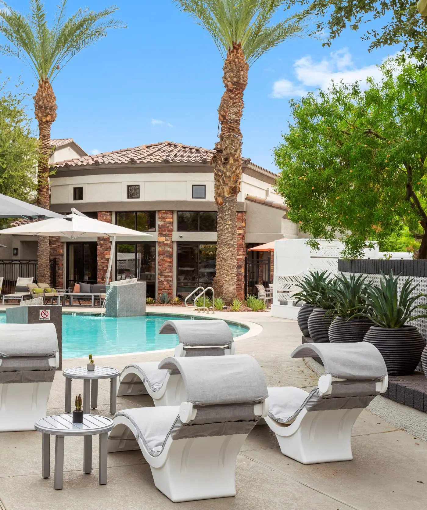 Modern 2BR CozySuites Glendale by stadium w/ pool!