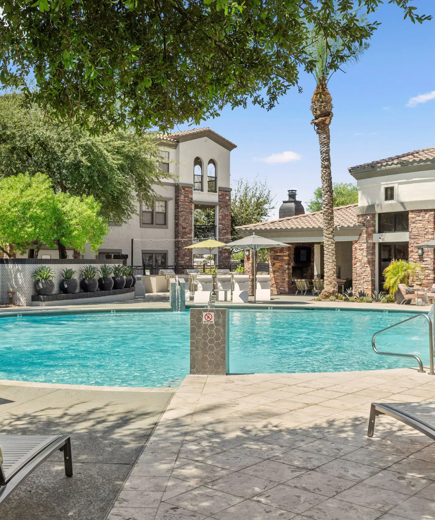 Modern 2BR CozySuites Glendale by stadium w/ pool!