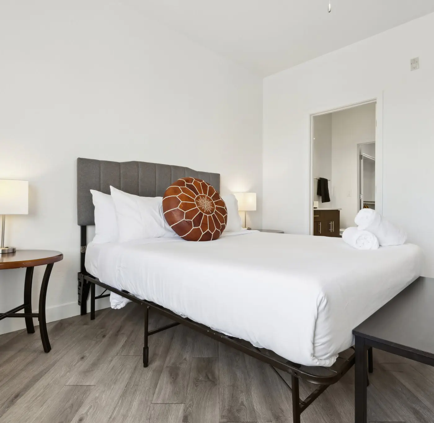 Modern 2BR CozySuites Glendale by stadium w/ pool!