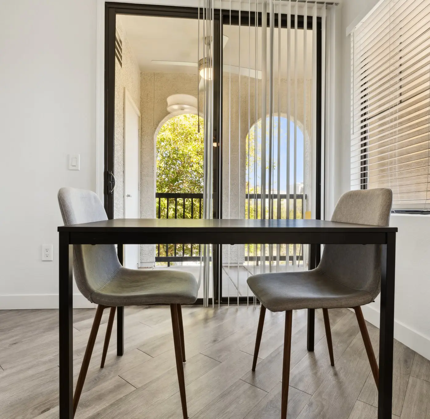 Modern 2BR CozySuites Glendale by stadium w/ pool!