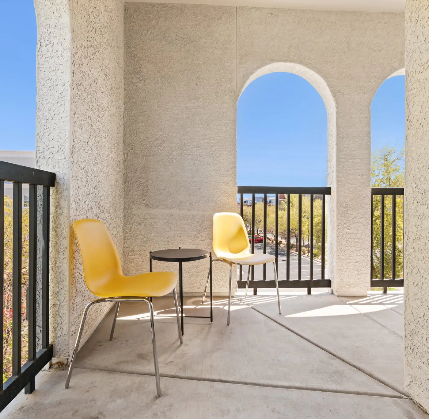Modern 2BR CozySuites Glendale by stadium w/ pool!
