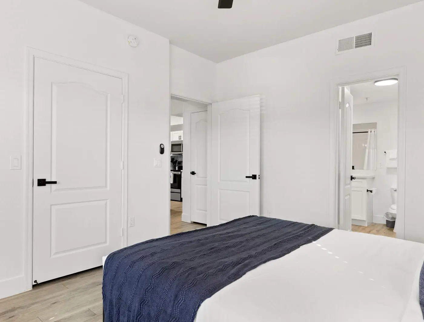CozySuites Chandler 1BR with 2 Pools + Jacuzzi