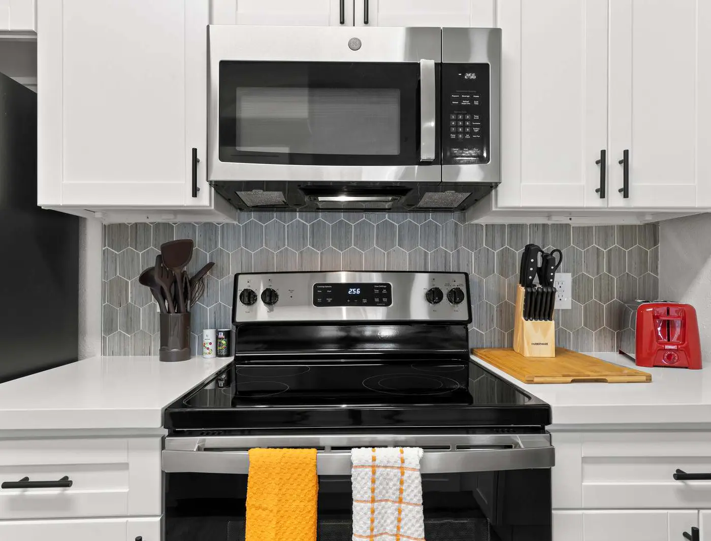 CozySuites Chandler 1BR with 2 Pools + Jacuzzi