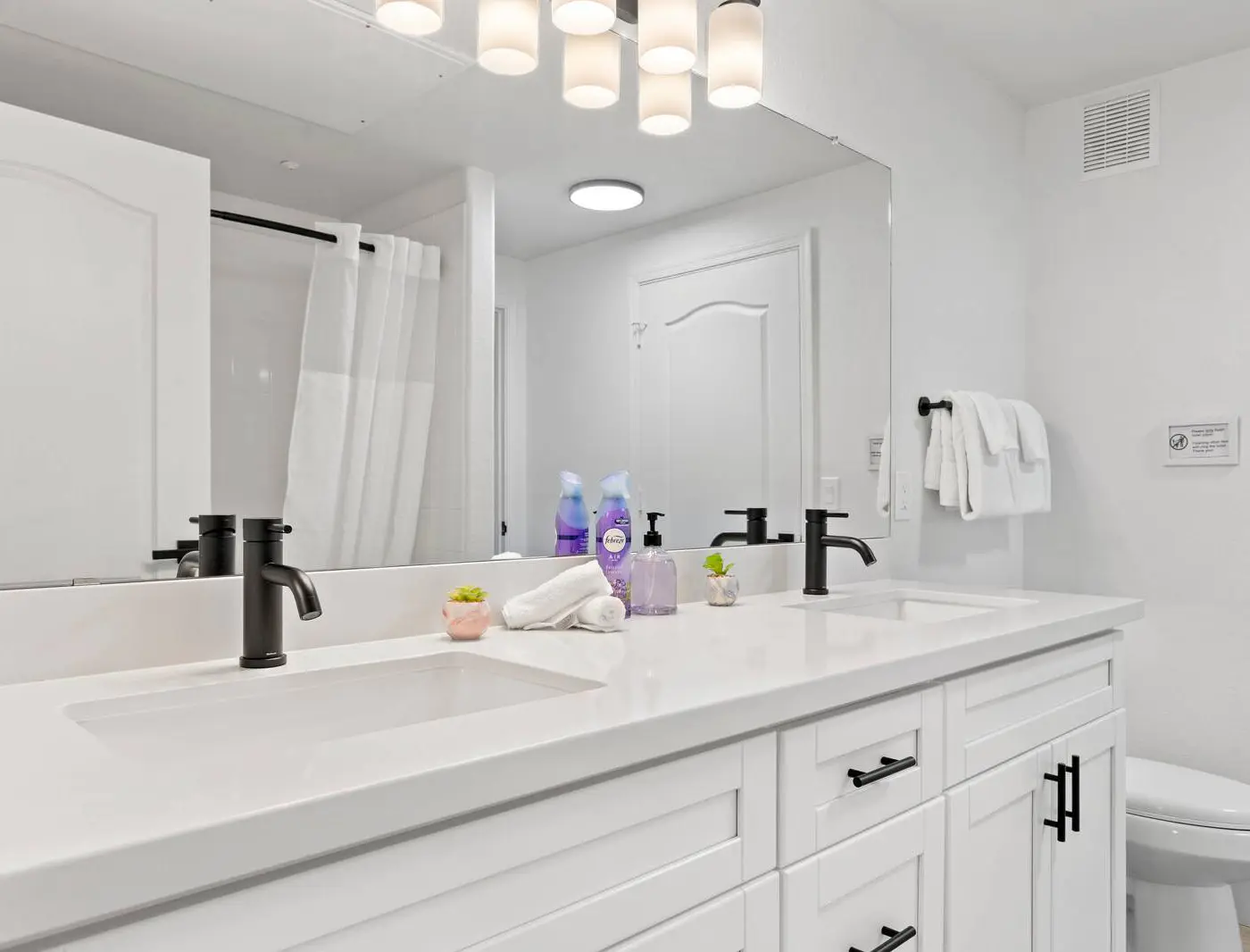 CozySuites Chandler 1BR with 2 Pools + Jacuzzi