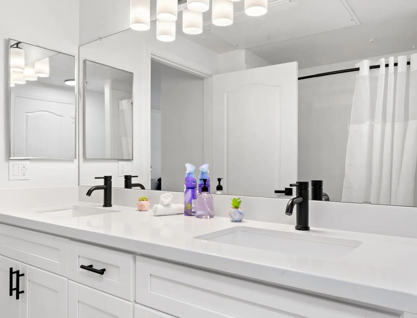CozySuites Chandler 1BR with 2 Pools + Jacuzzi