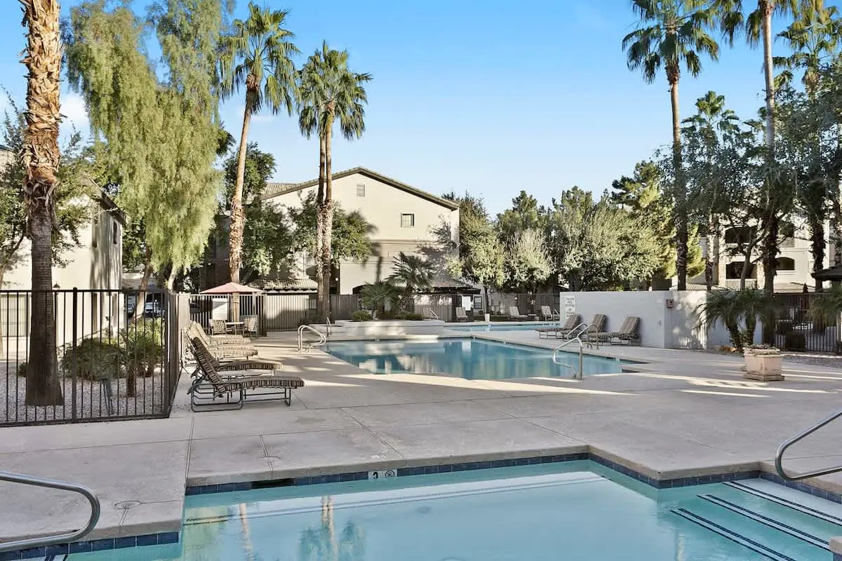CozySuites Chandler 1BR with 2 Pools + Jacuzzi