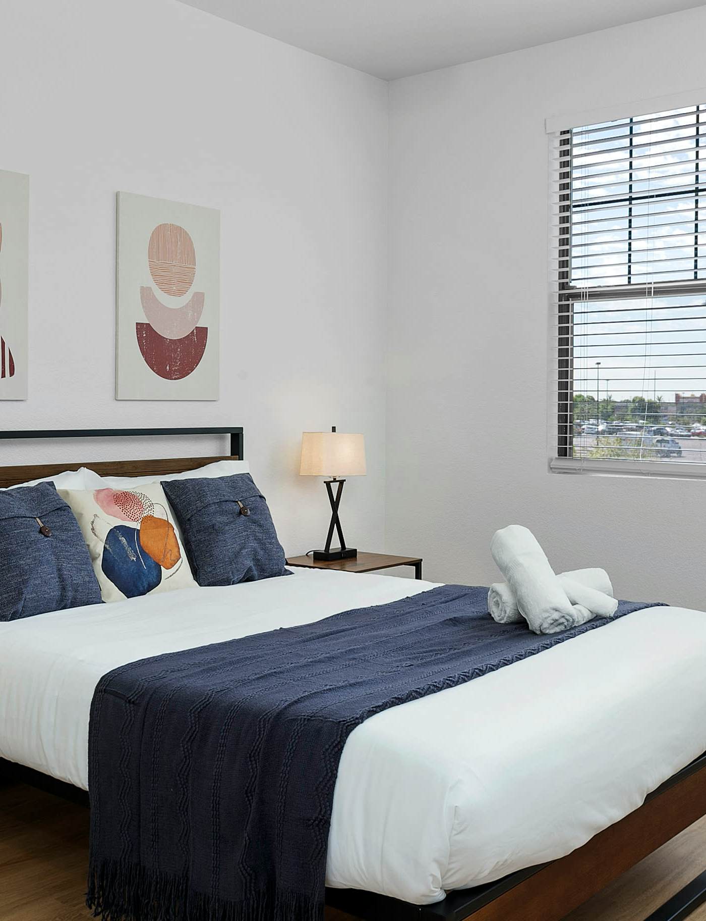 4BR TWO Glendale Cozysuites w/ Pool&Jacuzzi