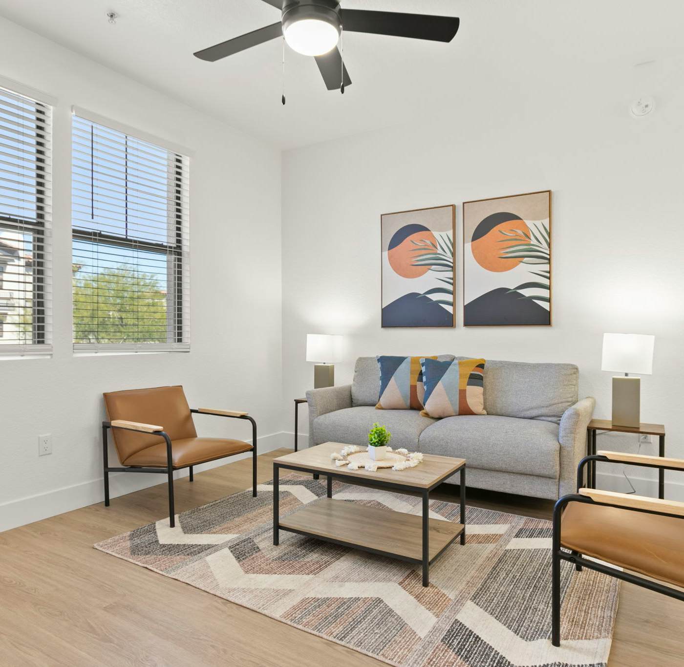 CozySuites Glendale close to the stadium w/ pool!