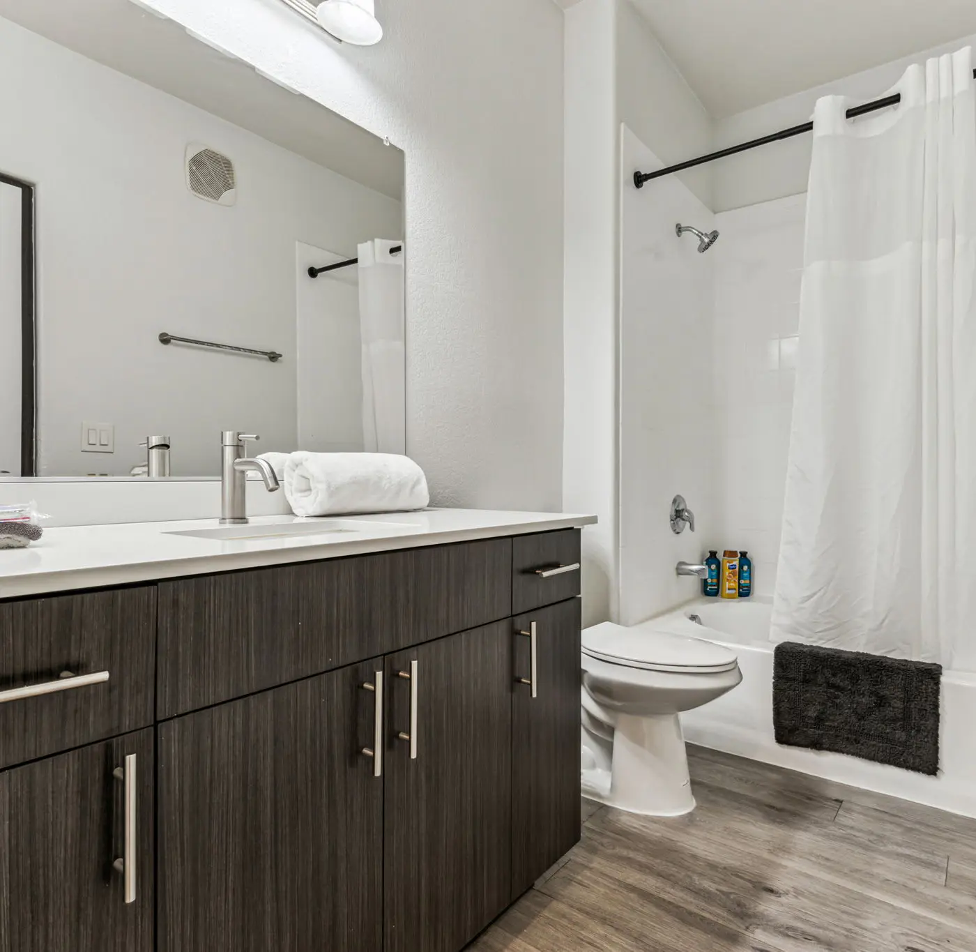 CozySuites Glendale stadium area and pool