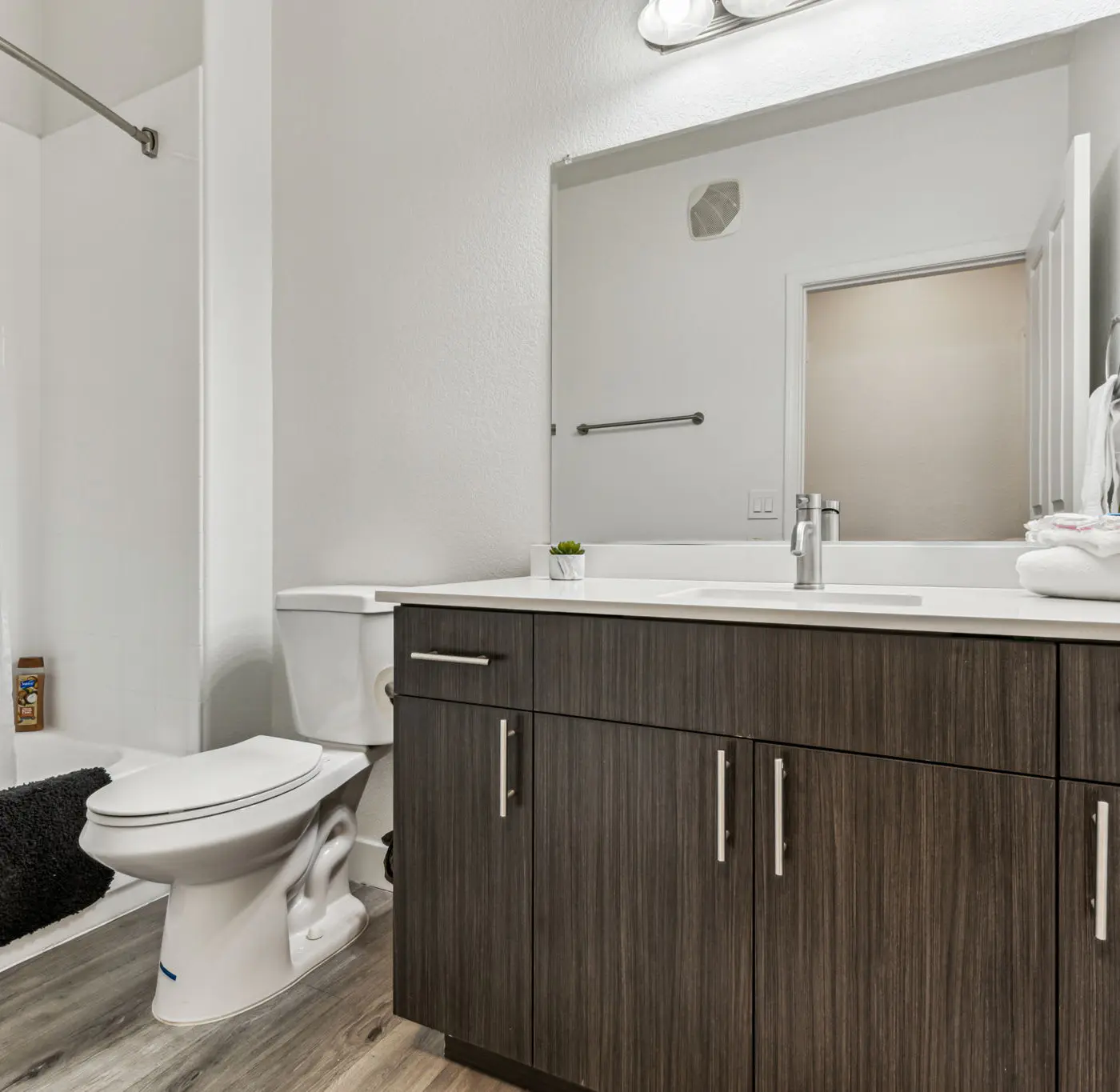 CozySuites Glendale stadium area and pool