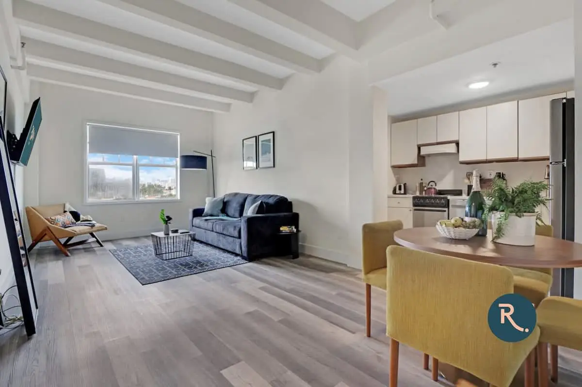 Roami at The Alamac Pool Near the Beach 1BR