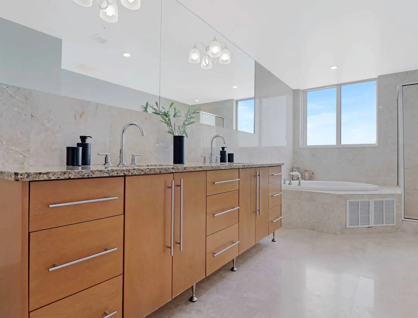Roami at Adagio | Miami | 6BR Combo