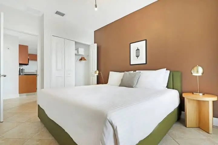 Roami at Sunny Isles | 6BR Combo