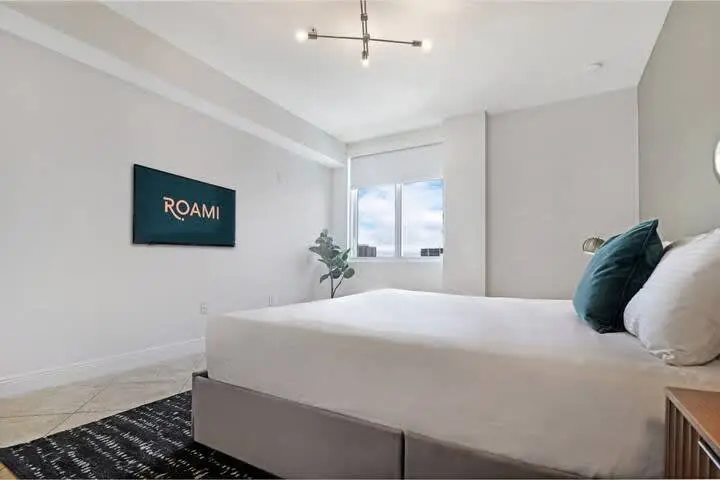 Roami at Sunny Isles | 6BR Combo