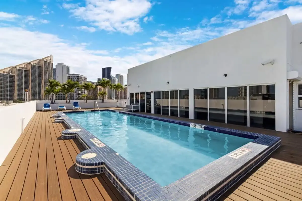 Roami at Sunny Isles | 6BR Combo