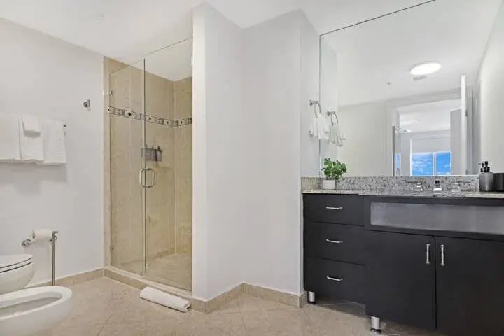Roami at Sunny Isles | 6BR Combo