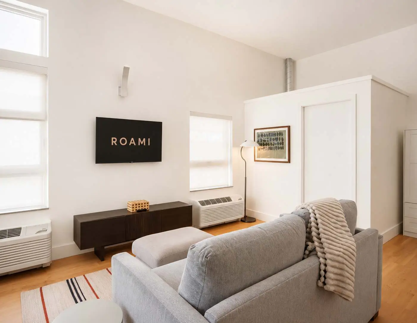Roami at Studio 135 - Stylish Studio