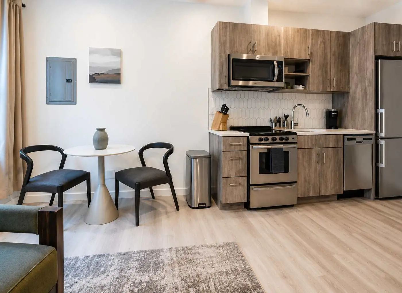 Roami at Zuni | Deluxe LoHi Apartment