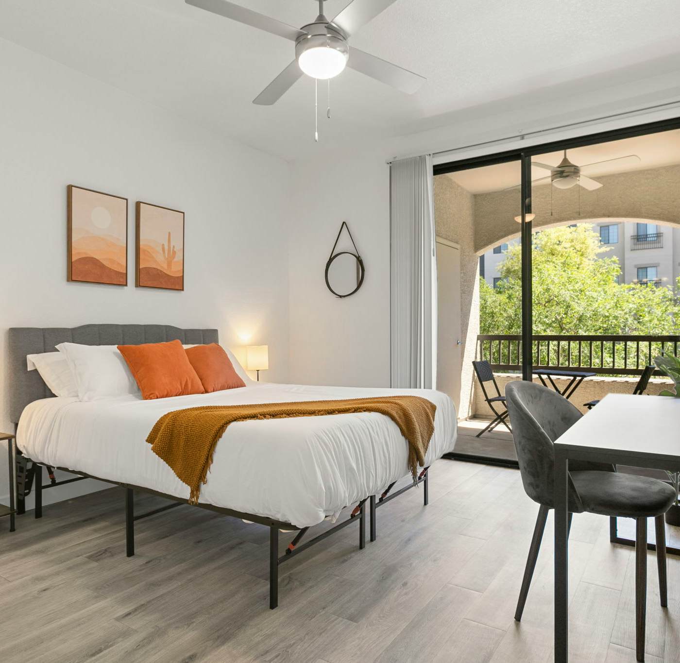 CozySuites Glendale by the stadium with pool!