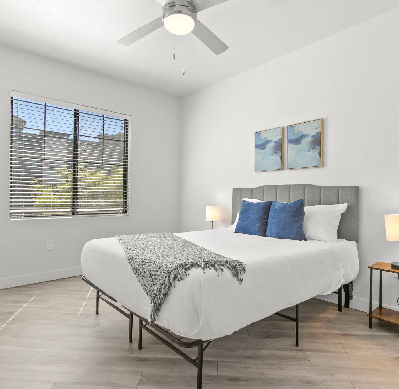 CozySuites Glendale | pool near the stadium