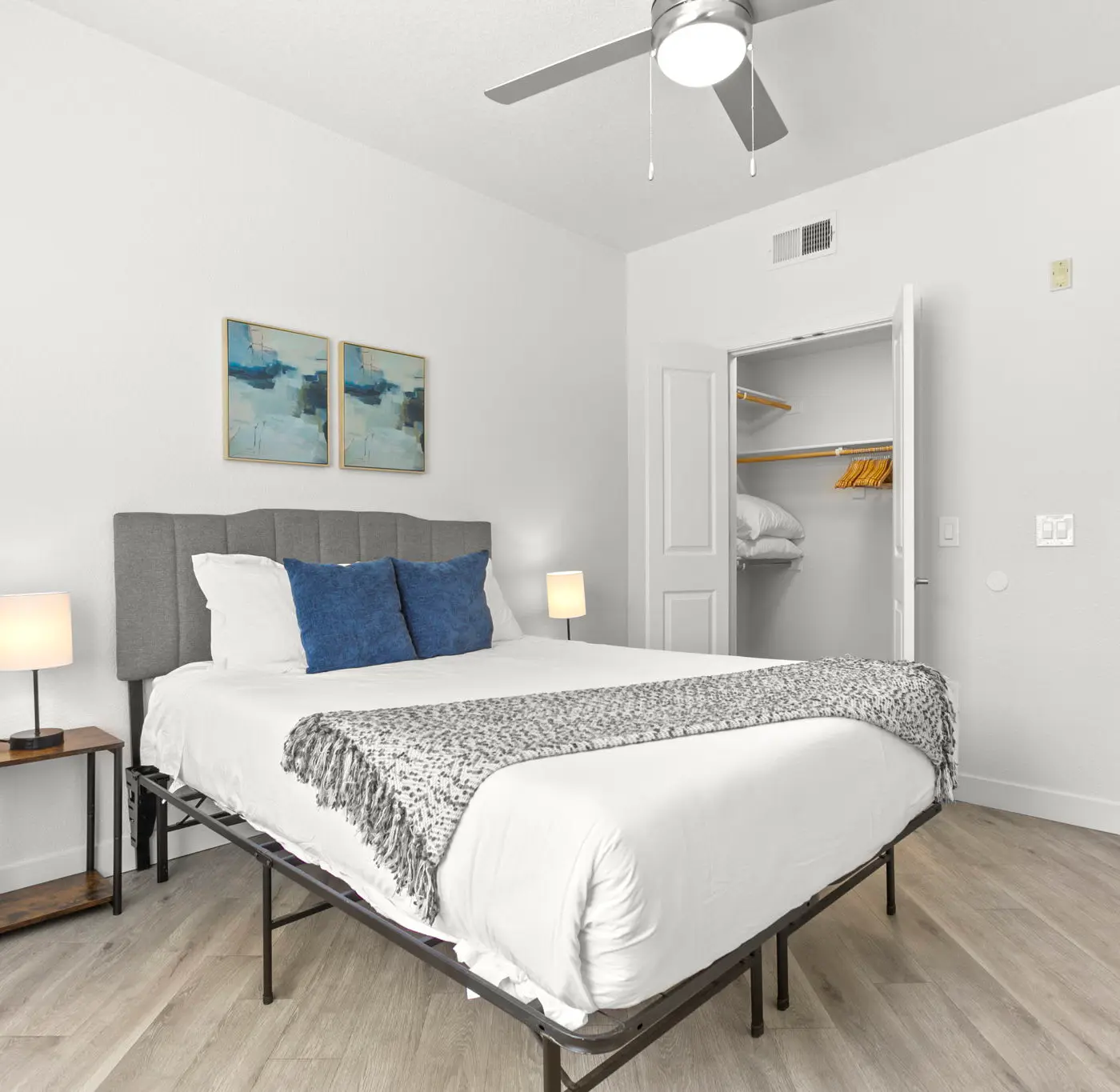 CozySuites Glendale | pool near the stadium