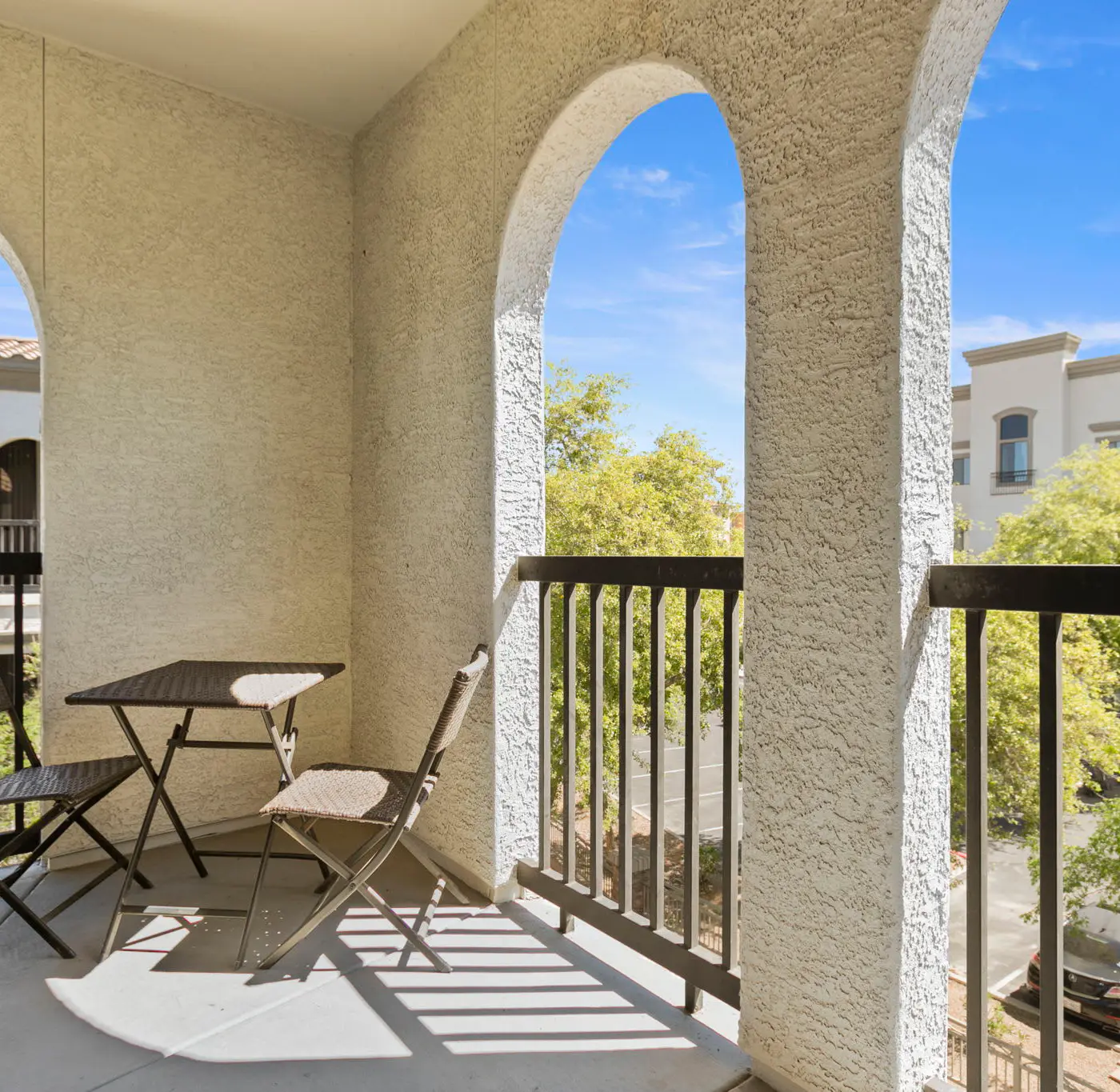 CozySuites Glendale | pool near the stadium