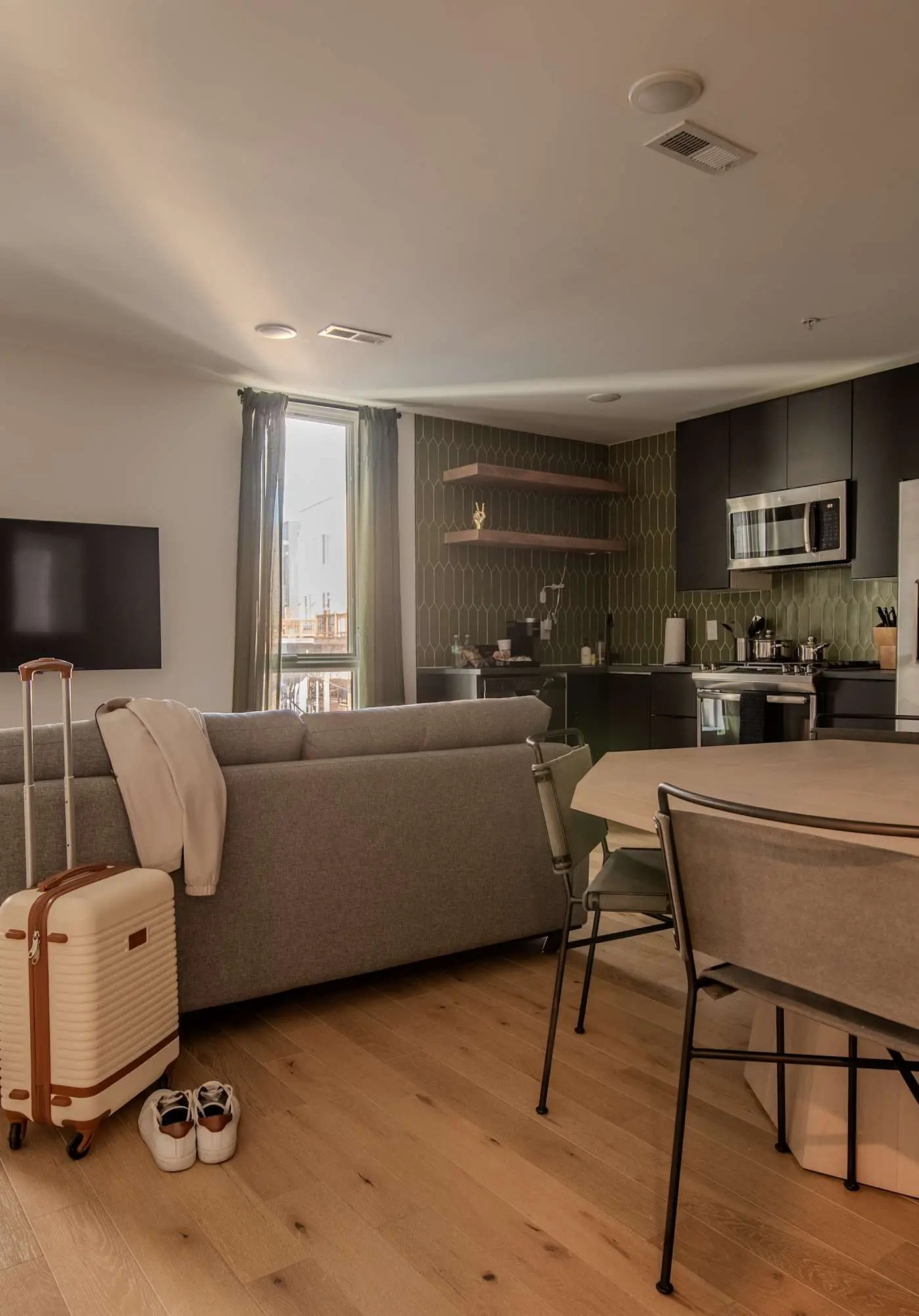 Sosuite | 2BR Apt w W/D, Split Level
