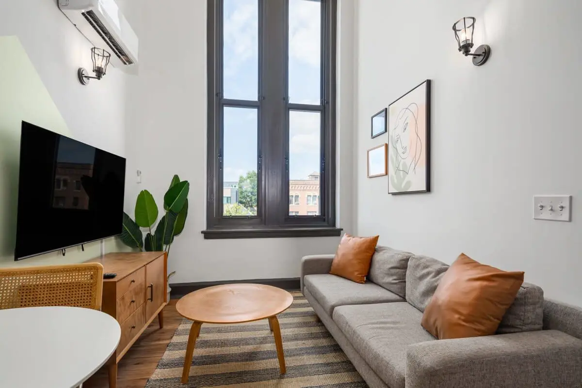 Sosuite | Studio Loft w W/D, Gym, Lounge