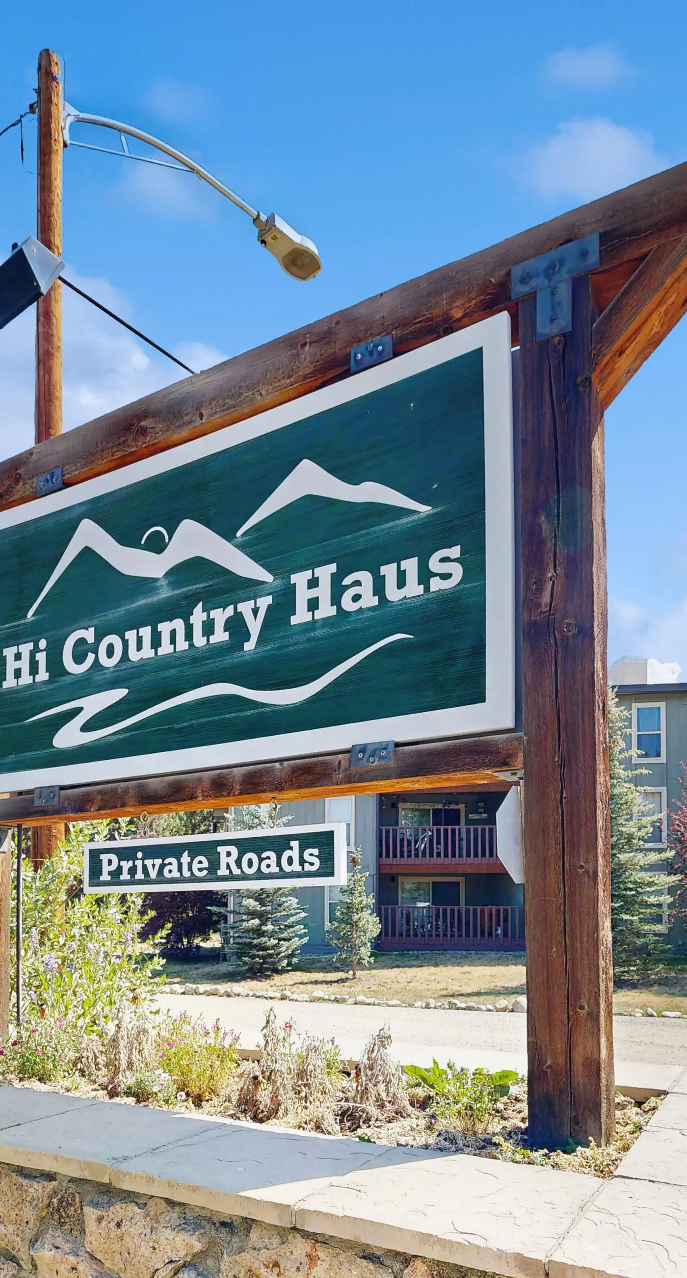 Hi Country Haus 12-1
