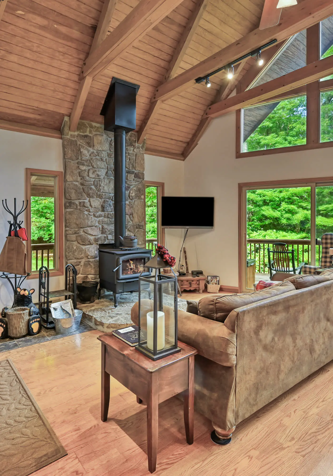 Charming 1BR Cabin - HOT TUB - Mountain View