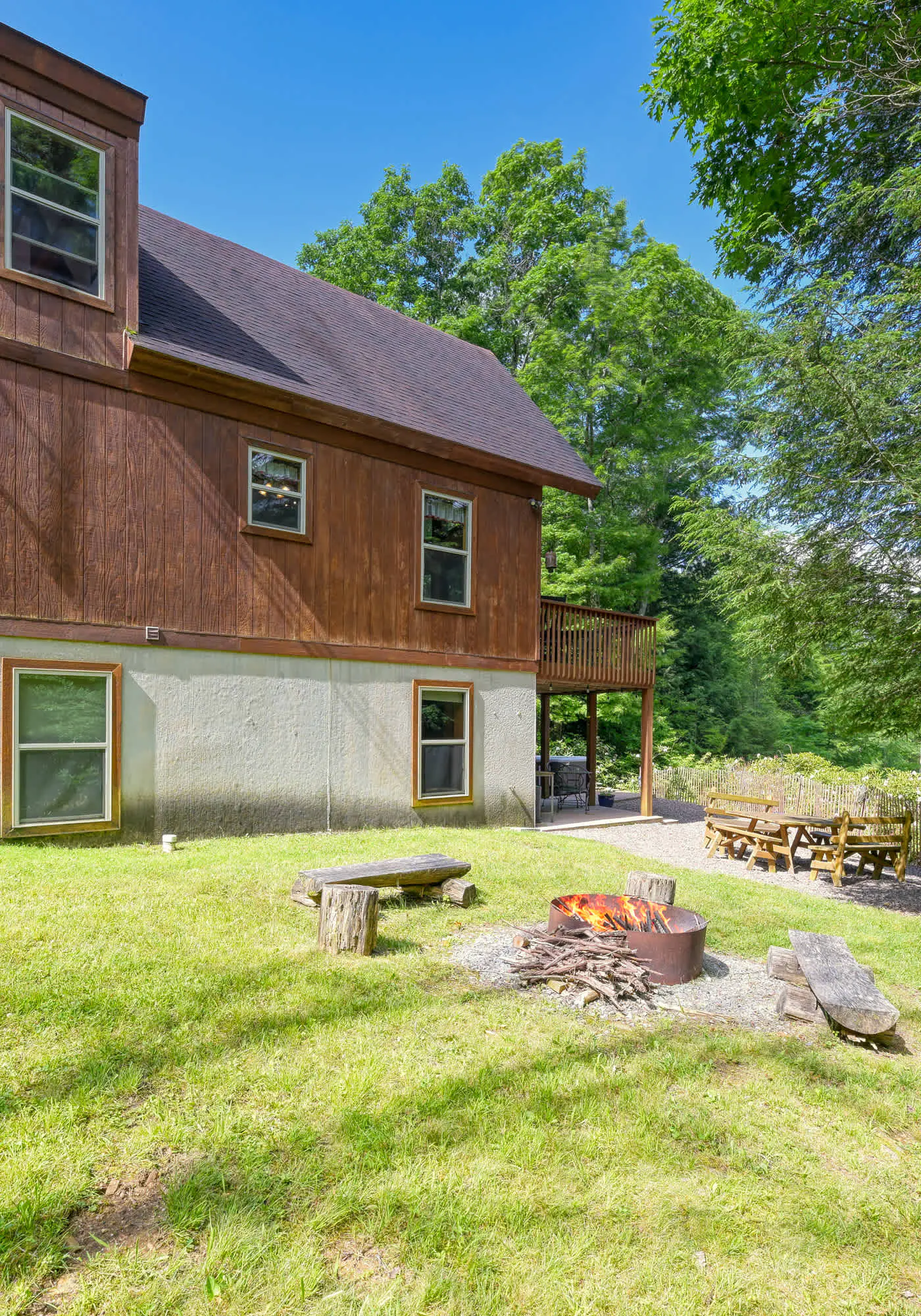 Charming 1BR Cabin - HOT TUB - Mountain View