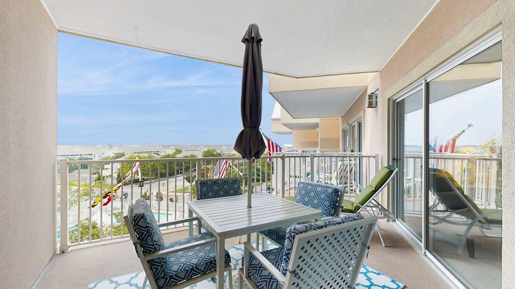 Spacious top-floor beach retreat with pool, fireplace & steps to Northside Park & beach