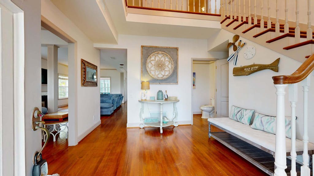 Spacious 3 Bedroom Waterfront Home with Private Pool and in Port Charlotte