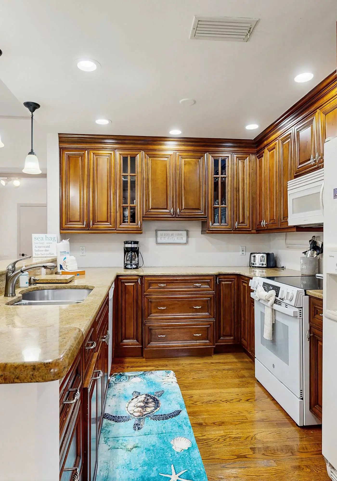 Spacious 3 Bedroom Waterfront Home with Private Pool and in Port Charlotte