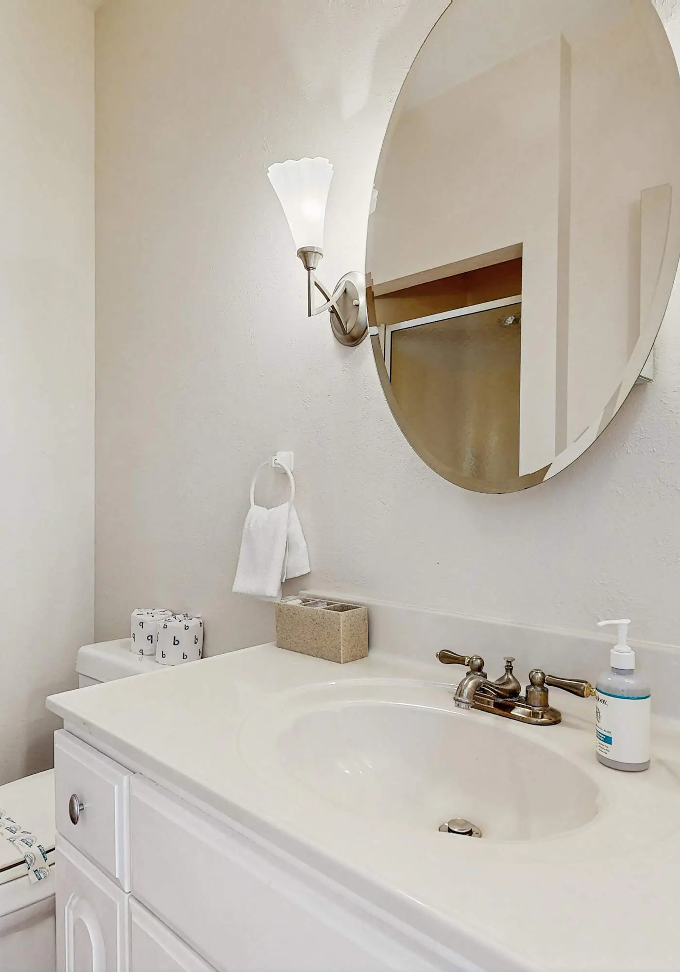Spacious 3 Bedroom Waterfront Home with Private Pool and in Port Charlotte