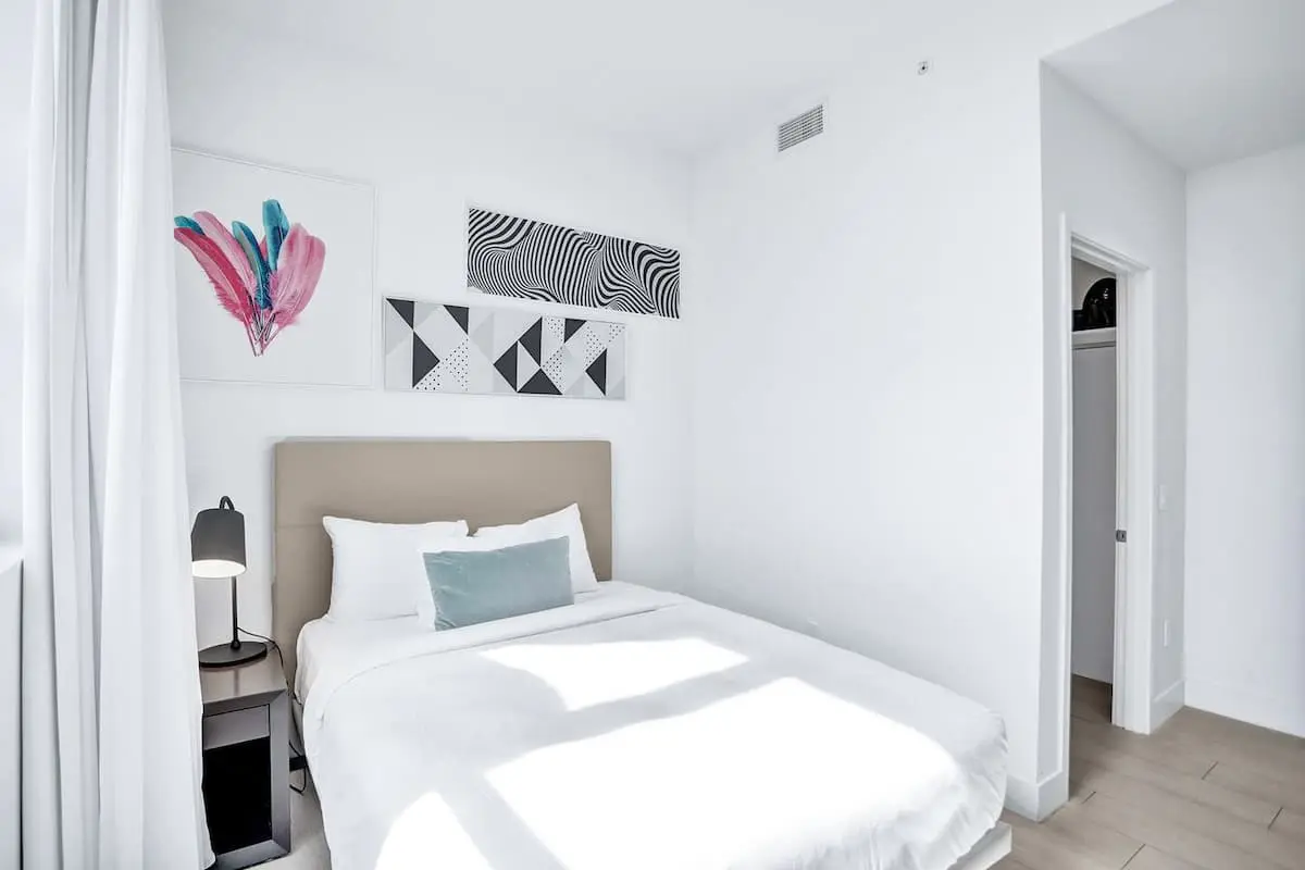 Hyde Penthouse  2-Story Balcony Terrace by Ventur