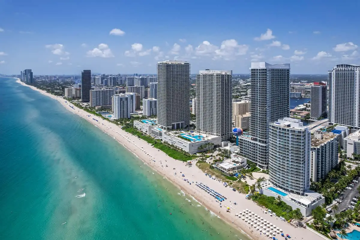 Lyfe Resort l Ocean/Pool View Gym, Beach Access