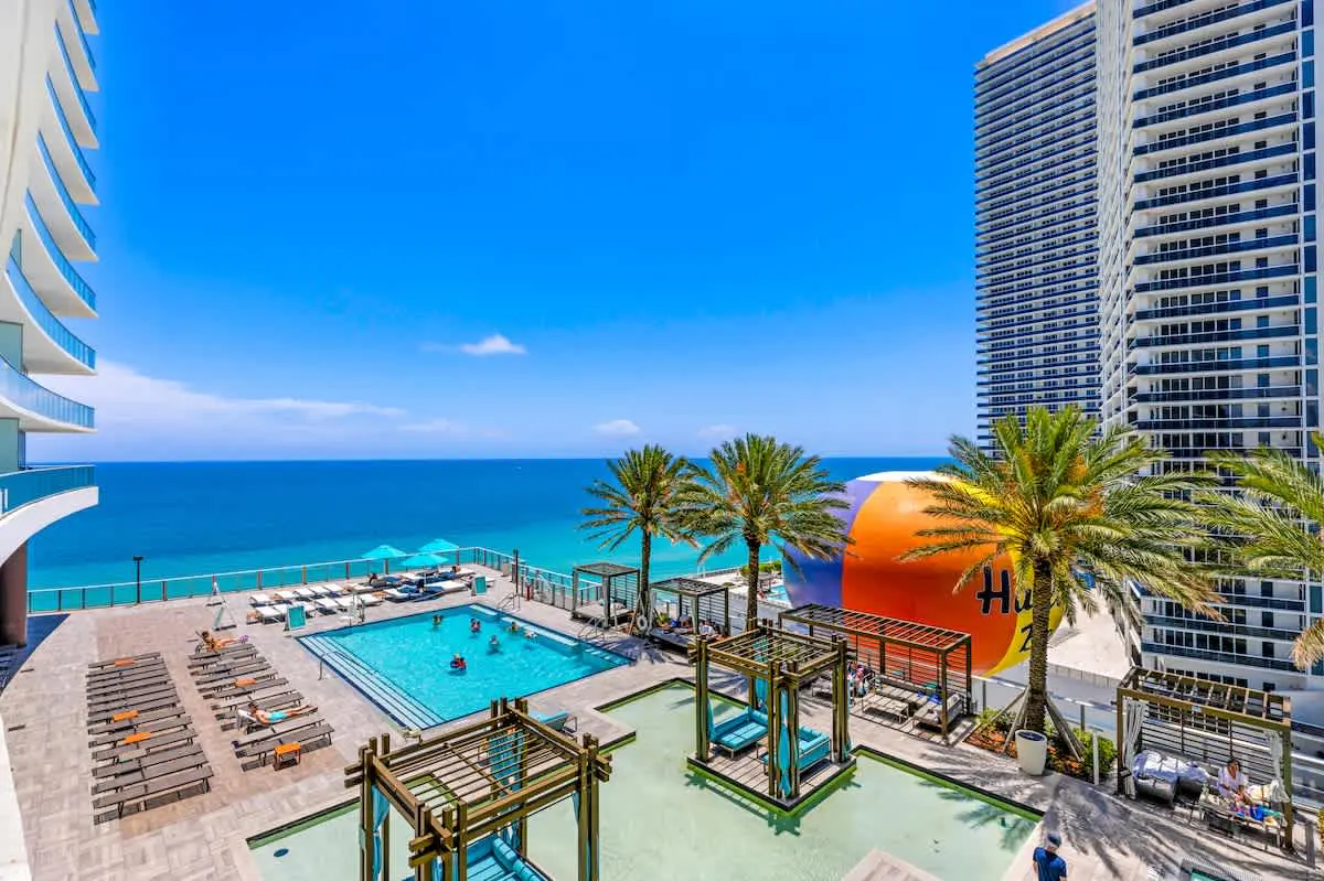 Lyfe Resort l Ocean/Pool View Gym, Beach Access