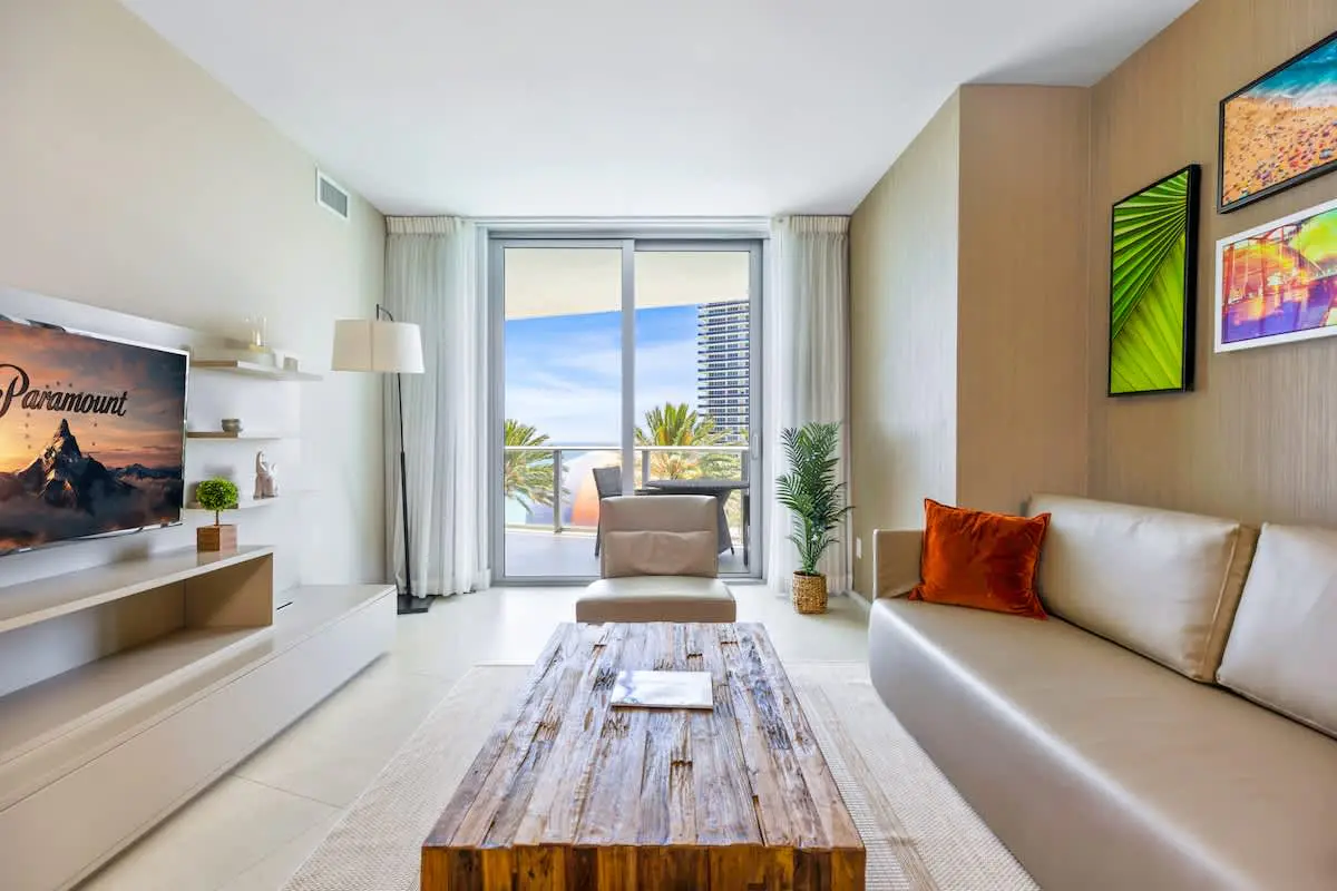 Lyfe Resort l Ocean/Pool View Gym, Beach Access