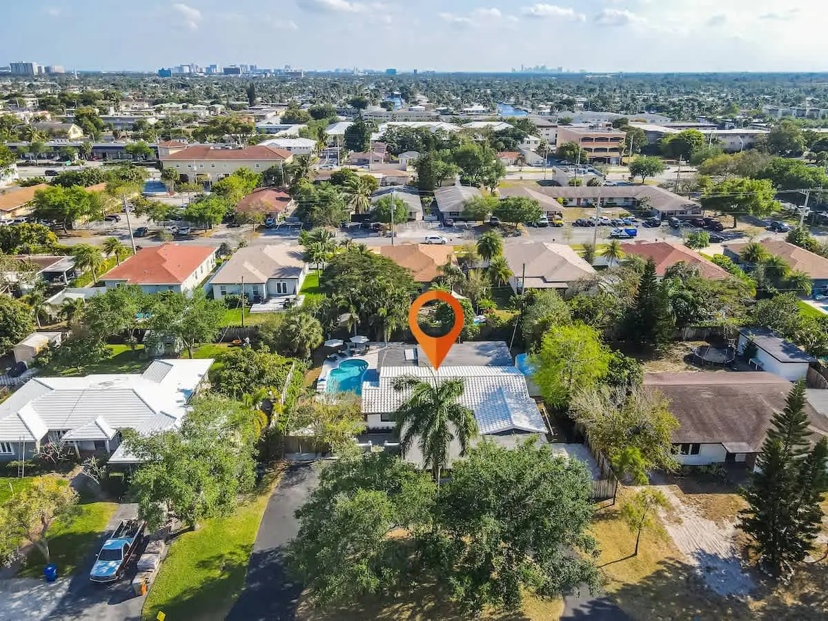 Heated Pool Home Close to Beach  Pool Table