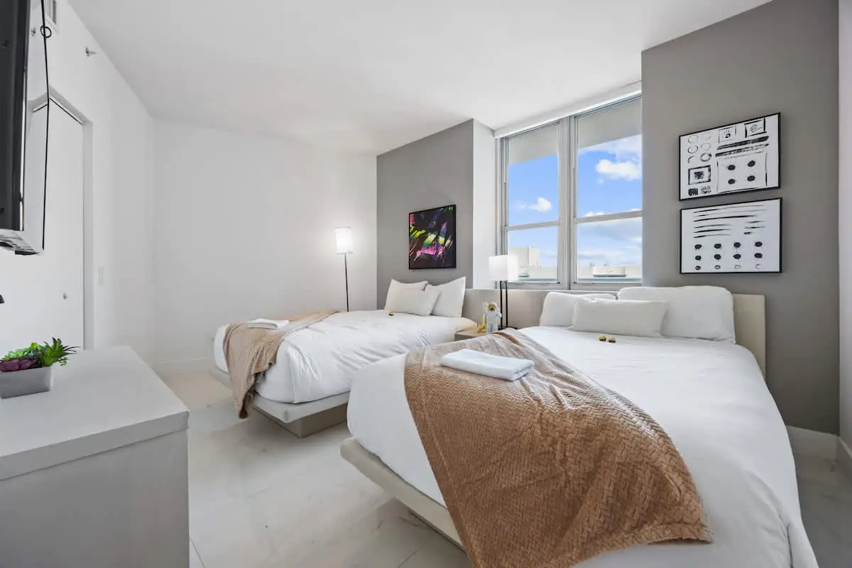 Ventur Beachfront Luxe Condo | Lyfe Beach Resort